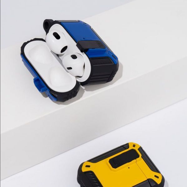Чехол Defender Case for AirPods 1/2 red/black 577790066 фото Чехол Defender Case for AirPods 1/2 red/black 577790066 фото